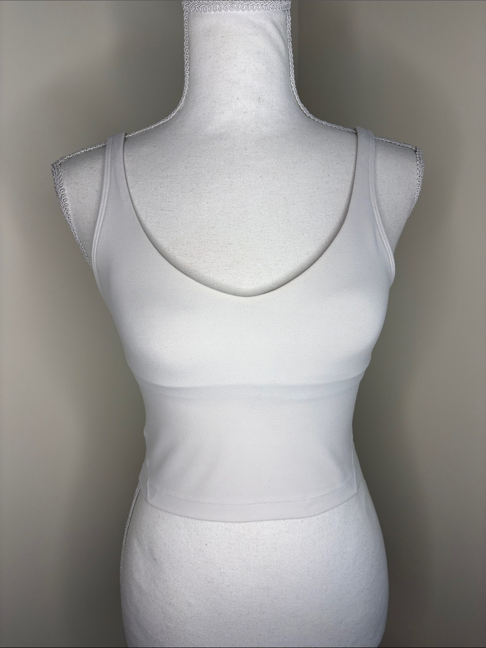 Lululemon Align Tank Top. White Scoop Neck. Size 4